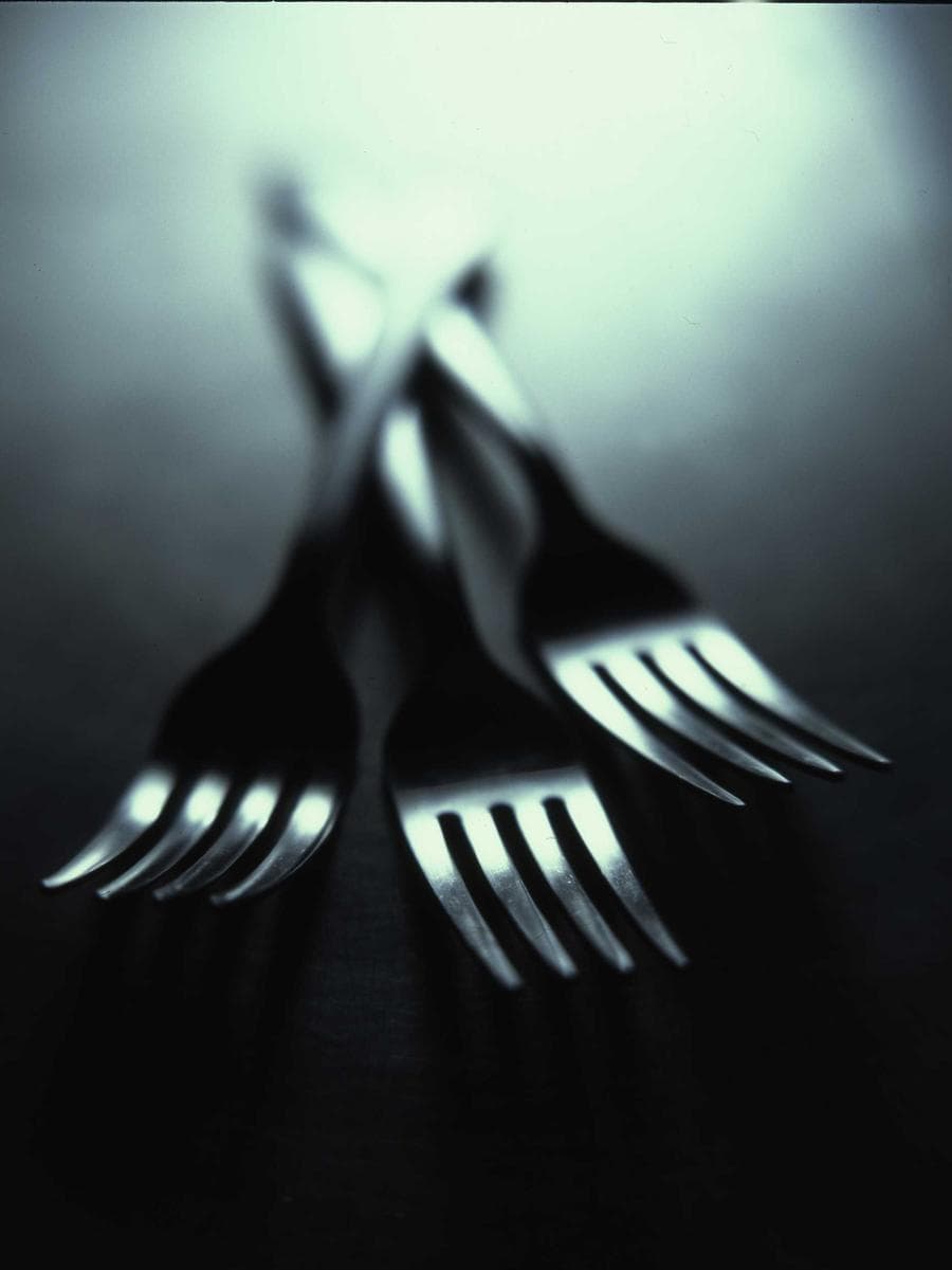 어두운 톤의 추상 배경